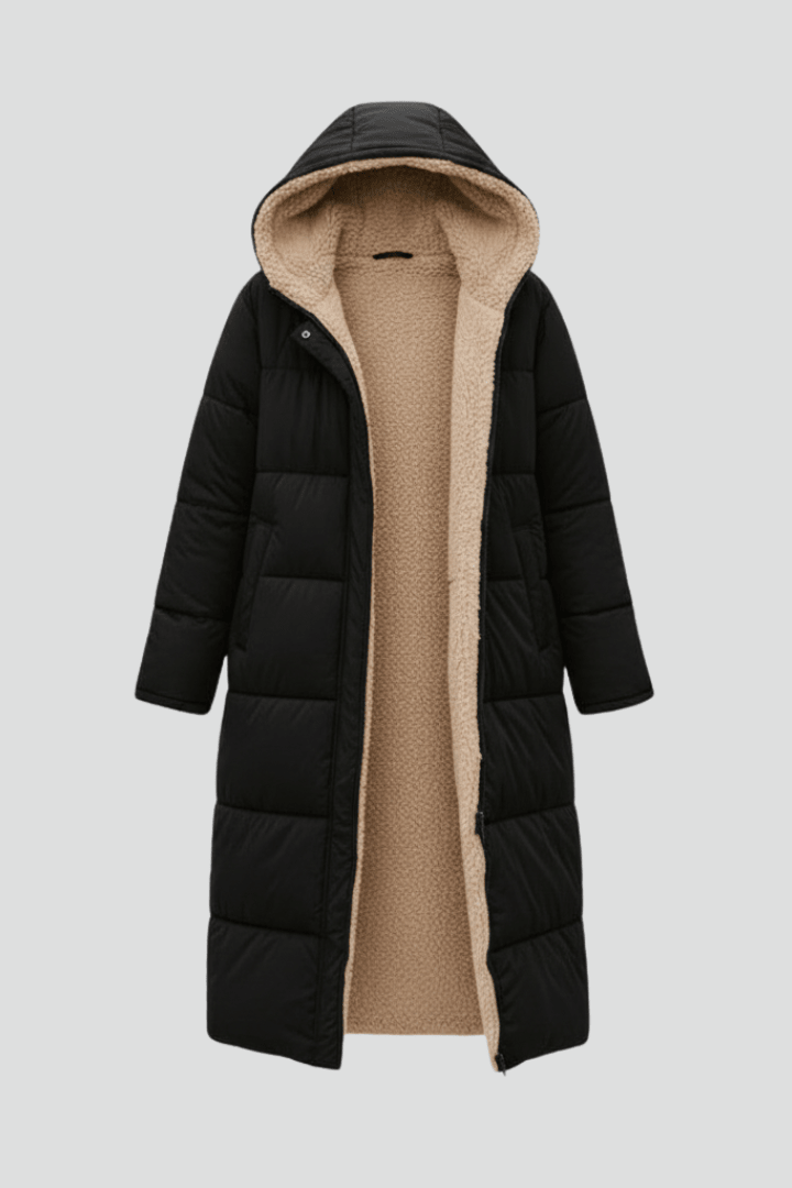 Schwarzer, langer Damen-Steppmantel mit Kapuze und kuscheligem, beigem Teddy-Innenfutter für warme Wintertage.