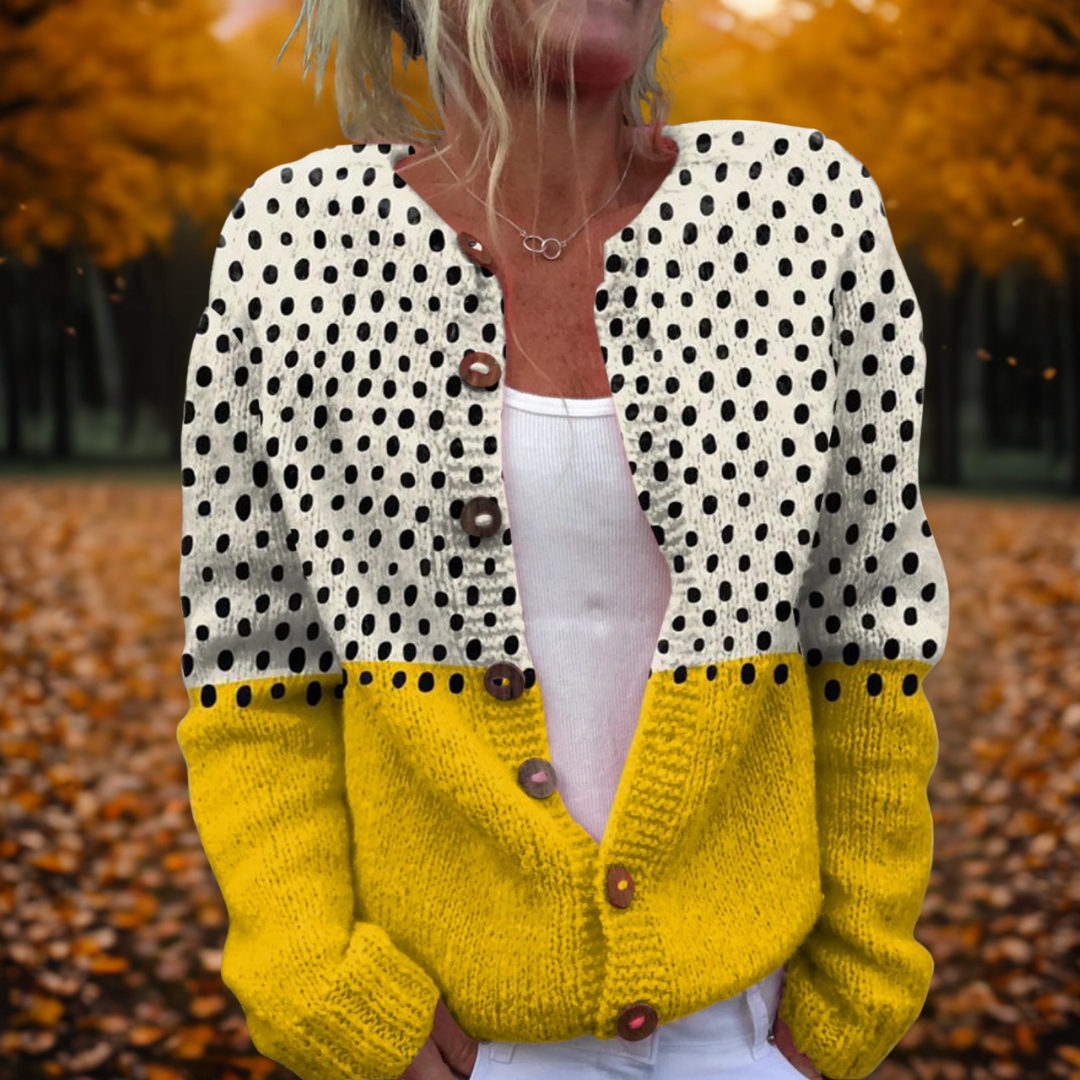 Gepunktete Damen-Strickjacke mit gelbem Kontrastsaum, Knopfleiste und weichem Strickmaterial für den Herbst.