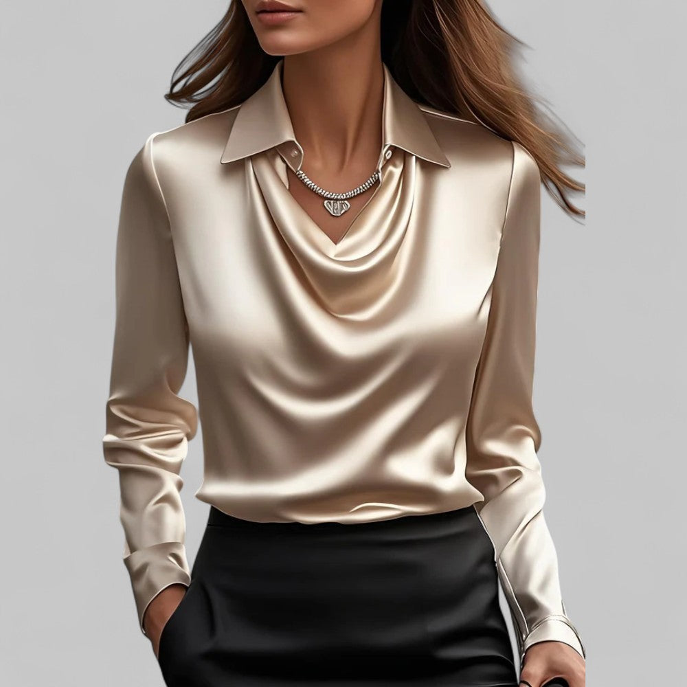 Champagnerfarbene Annika Satin-Bluse mit Wasserfallausschnitt und Kragen