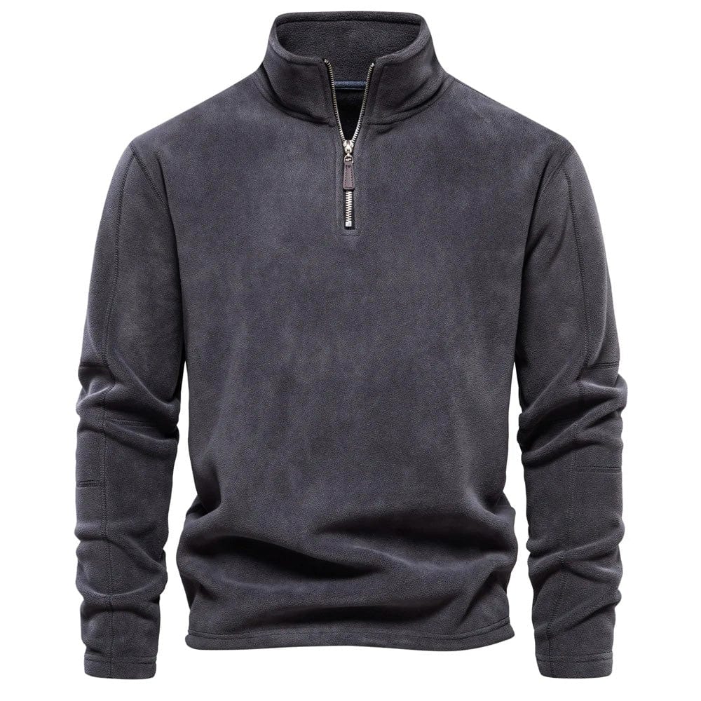Dunkelgrauer Herren-Fleece-Pullover mit modernem Stehkragen und praktischem Viertelreißverschluss für optimalen Tragekomfort.