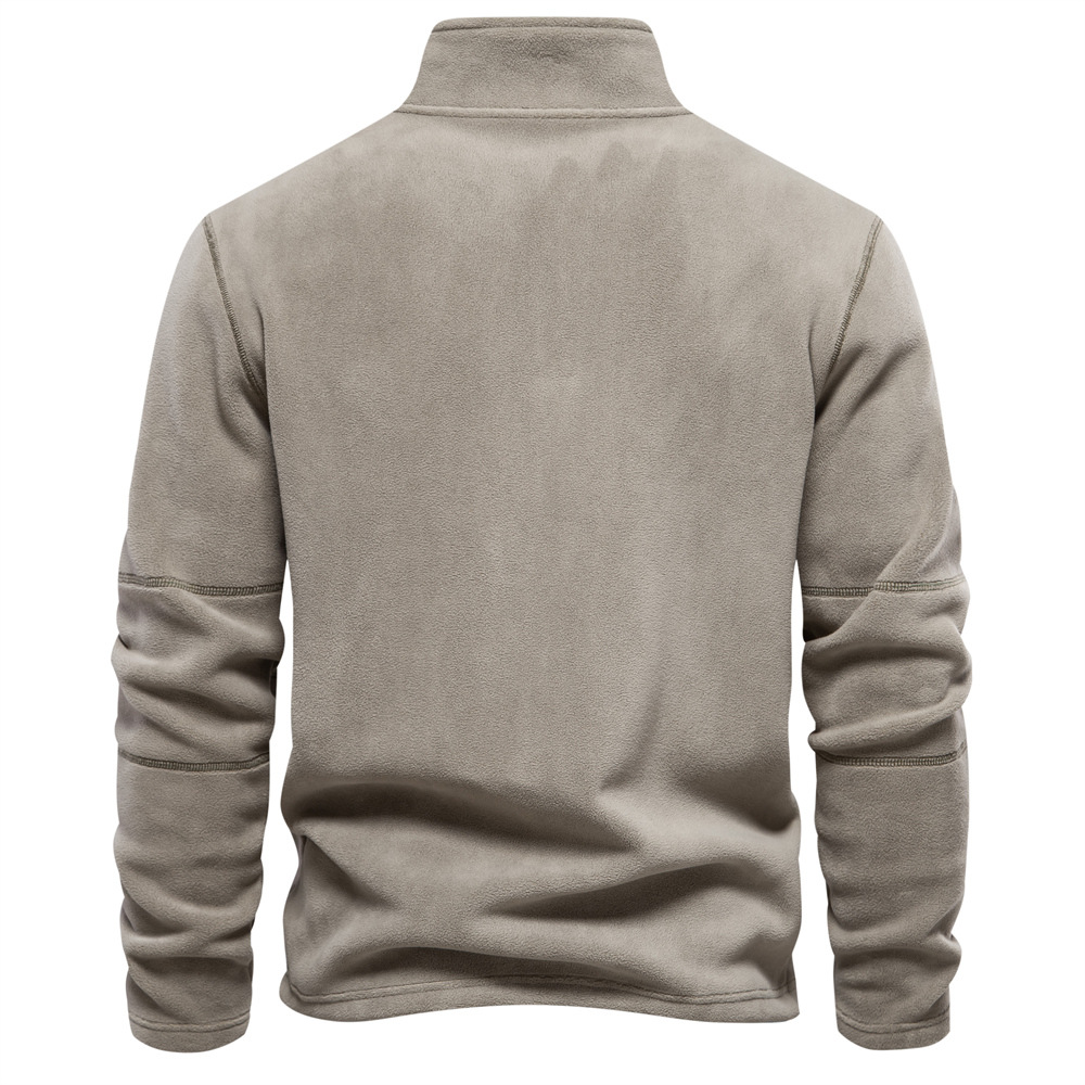 Rückansicht des beigen Bruno Herren-Fleece-Pullovers mit wärmendem Stehkragen und bequemem Schnitt.