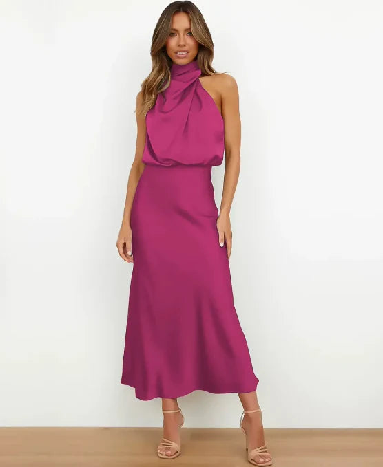 Carla Satin Neckholder Midikleid in Beerenfarbe mit fließendem Fall
