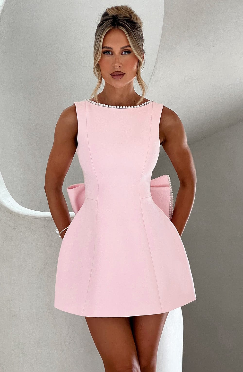 Emilia | Damen Ärmelloses Minikleid mit Perlen
