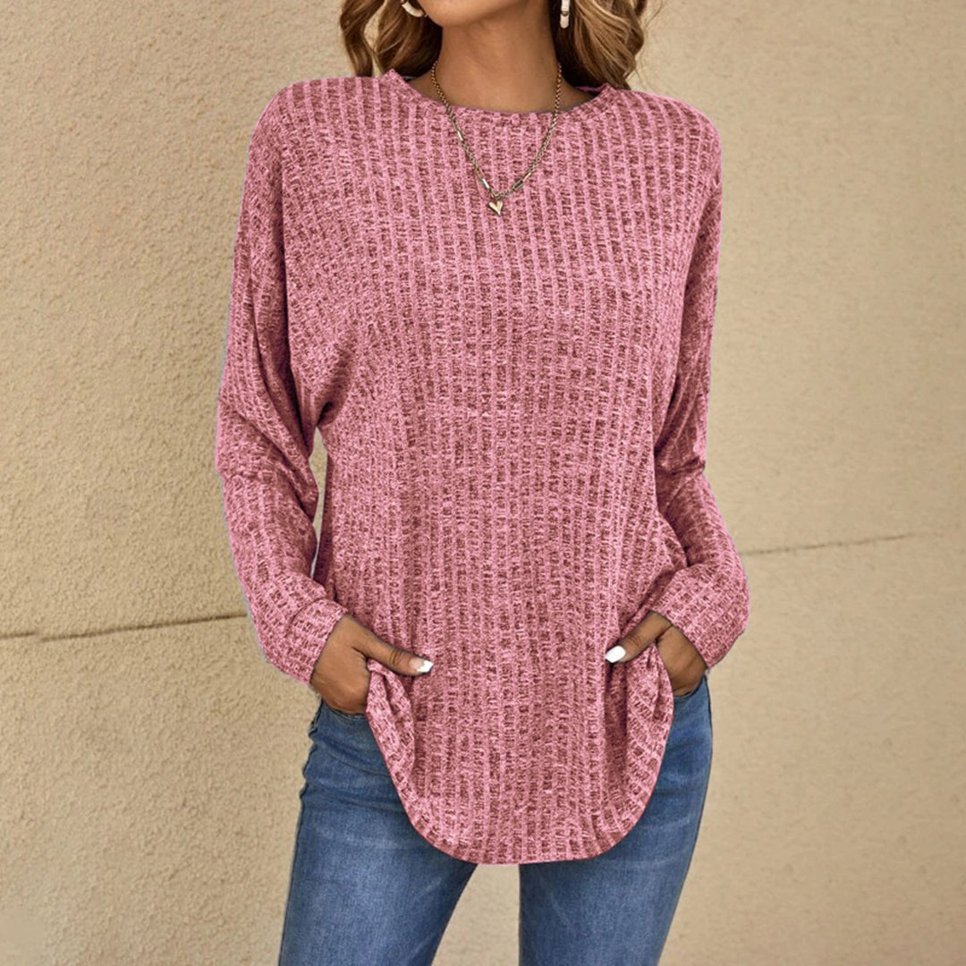 Altrosa Oversized-Pullover aus Waffelstrick mit Rundhals, tief sitzenden Schultern und abgerundetem Saum.