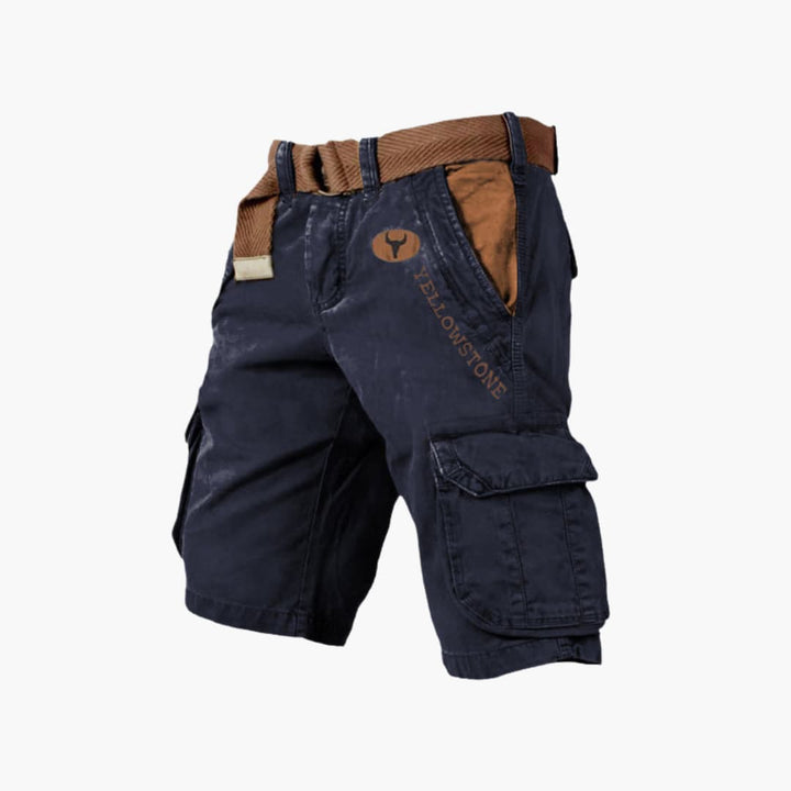 Dunkelblaue Herren-Cargoshorts mit braunen Kontrastdetails, Seitentaschen, Gürtel und Yellowstone-Logo-Print.