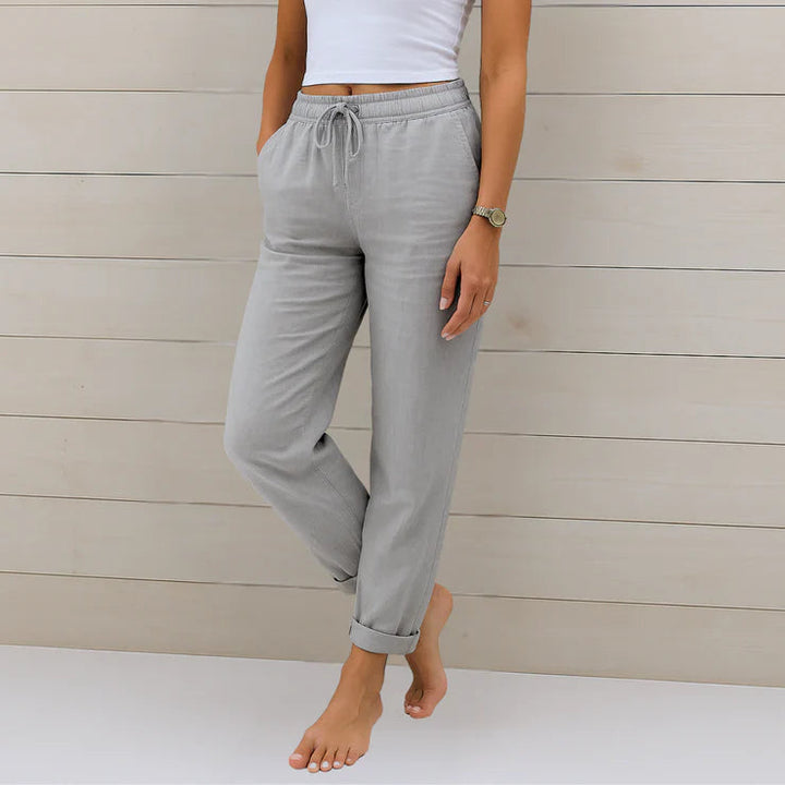 Franka Damen Sommer Leinen Hose in Grau mit hohem Bund, elastischem Bund und lockerem Schnitt.
