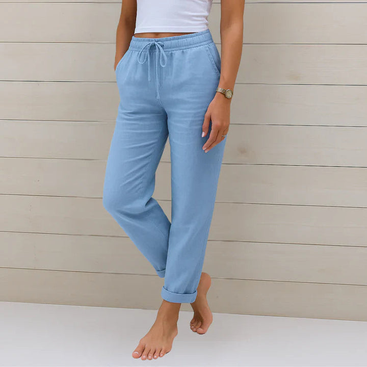 Franka Damen Sommer Leinen Hose in Hellblau, locker geschnitten mit hoher Taille und Kordelzug.