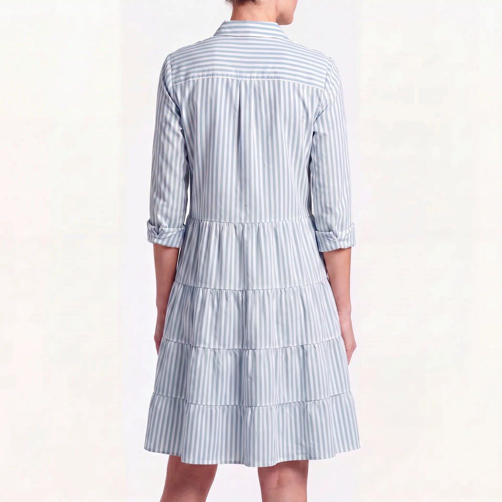 Damen gestreiftes Midi Blusenkleid Clara mit Hemdkragen, Knopfleiste und stufigem Rockteil.