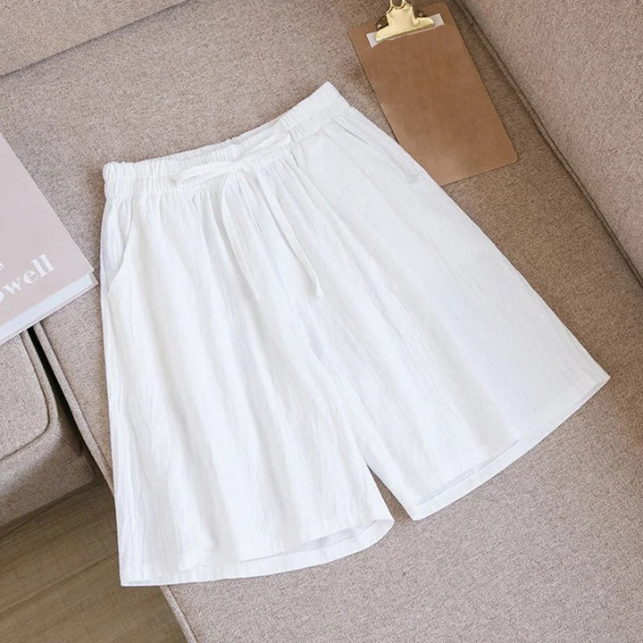 Weiße Lena Damen Leinen Sommer Kurze Hose mit Kordelzug und Seitentaschen für entspannte Tage.