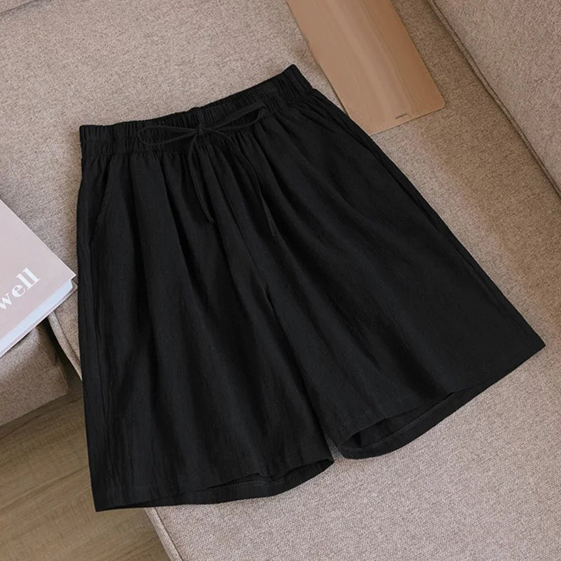 Lena Damen Leinen Sommer Kurze Hose in Schwarz, mit Kordelzug und Bermuda-Länge für lässigen Komfort.