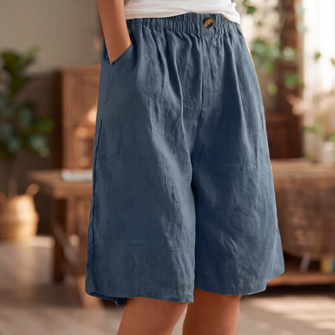 Lisa Damen kurze Leinen-Sommerhose in Blau mit elastischem Bund und geradem Bein.