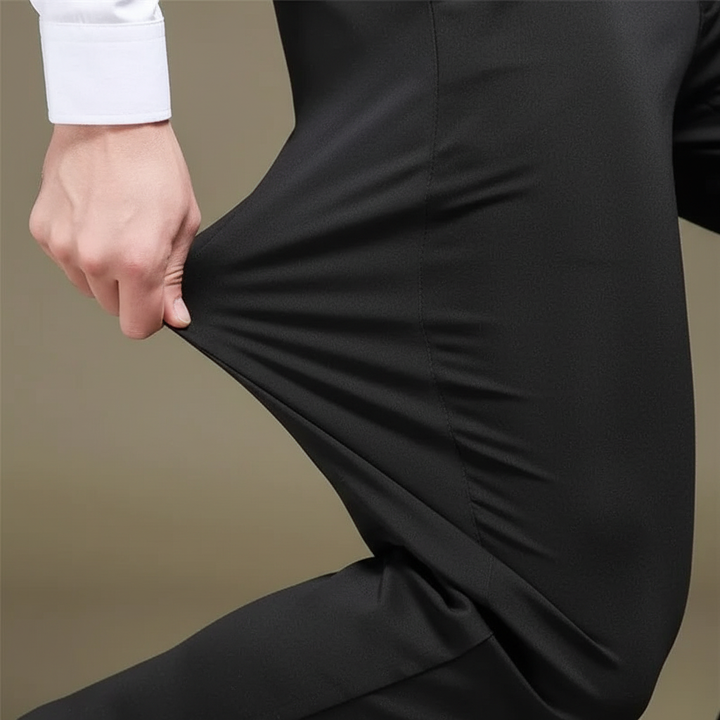 Schwarze Marco Herren Stretch-Hose mit elastischem Material für optimale Bewegungsfreiheit und klassischem Schnitt.