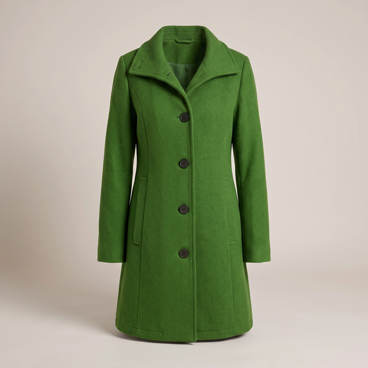 Eleganter grüner Damen-Wollmantel Mathilda mit geradem Schnitt, Stehkragen und klassischer Knopfleiste für den Winter.