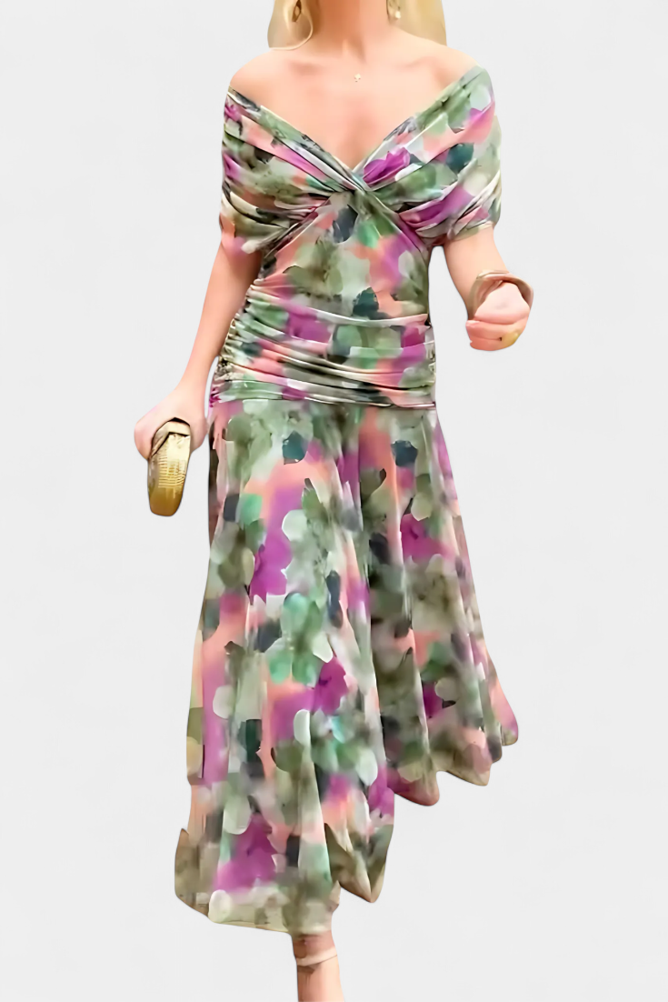 Melina Maxikleid mit V-Ausschnitt, geraffter Taille und buntem Blumenmuster in fließender, eleganter Passform.