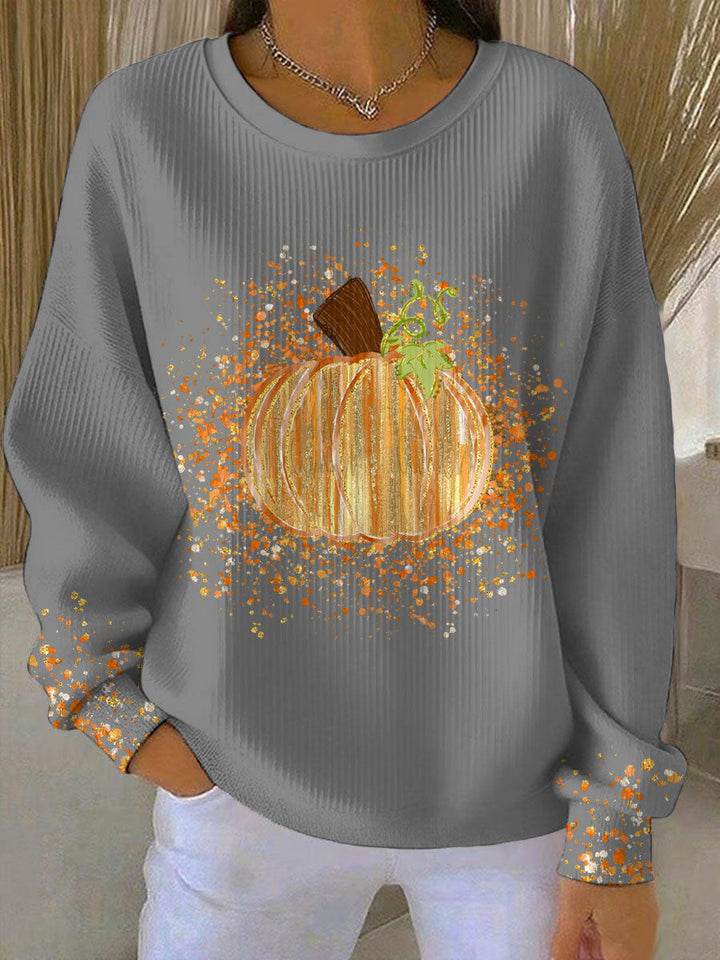 Graues, geripptes Damen-Sweatshirt mit Rundhals und buntem Kürbis-Print auf Vorderseite und Ärmeln.