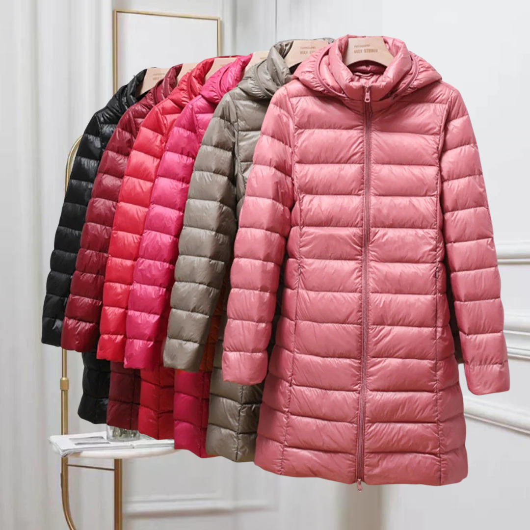 Taillierte Milena Daunenjacke mit Kapuze in verschiedenen Farben, ultraleichtes Design für feminine Silhouetten.