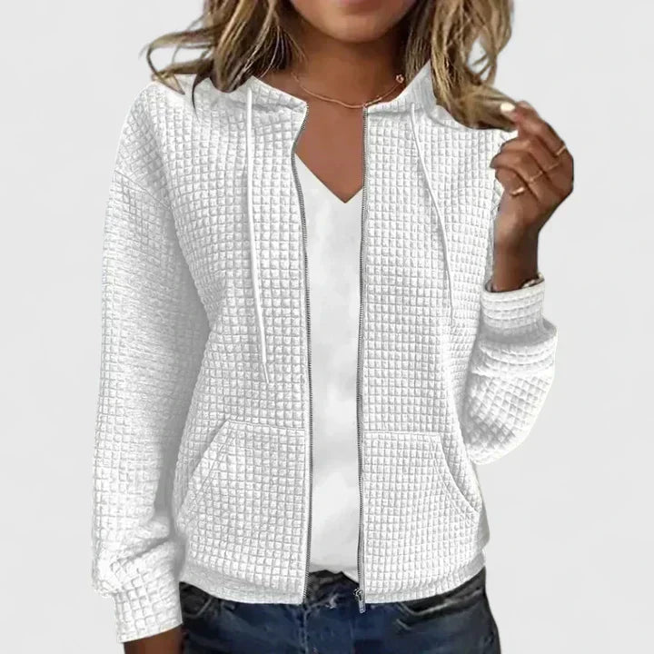 Weiße Damen-Steppjacke mit Waffel-Optik, Kapuze, Kordelzug und durchgehendem Reißverschluss.