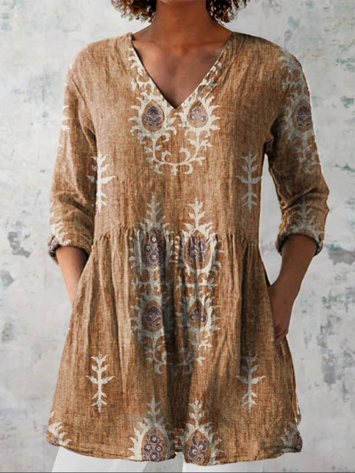 Braune Damen-Tunika mit V-Ausschnitt, Boho-Blumenmuster und gerafftem Bund in lockerer Passform.