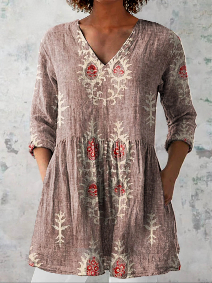 Braune Damen-Tunika mit V-Ausschnitt, Boho-Blumenmuster und geraffter Taille in lockerer Passform.