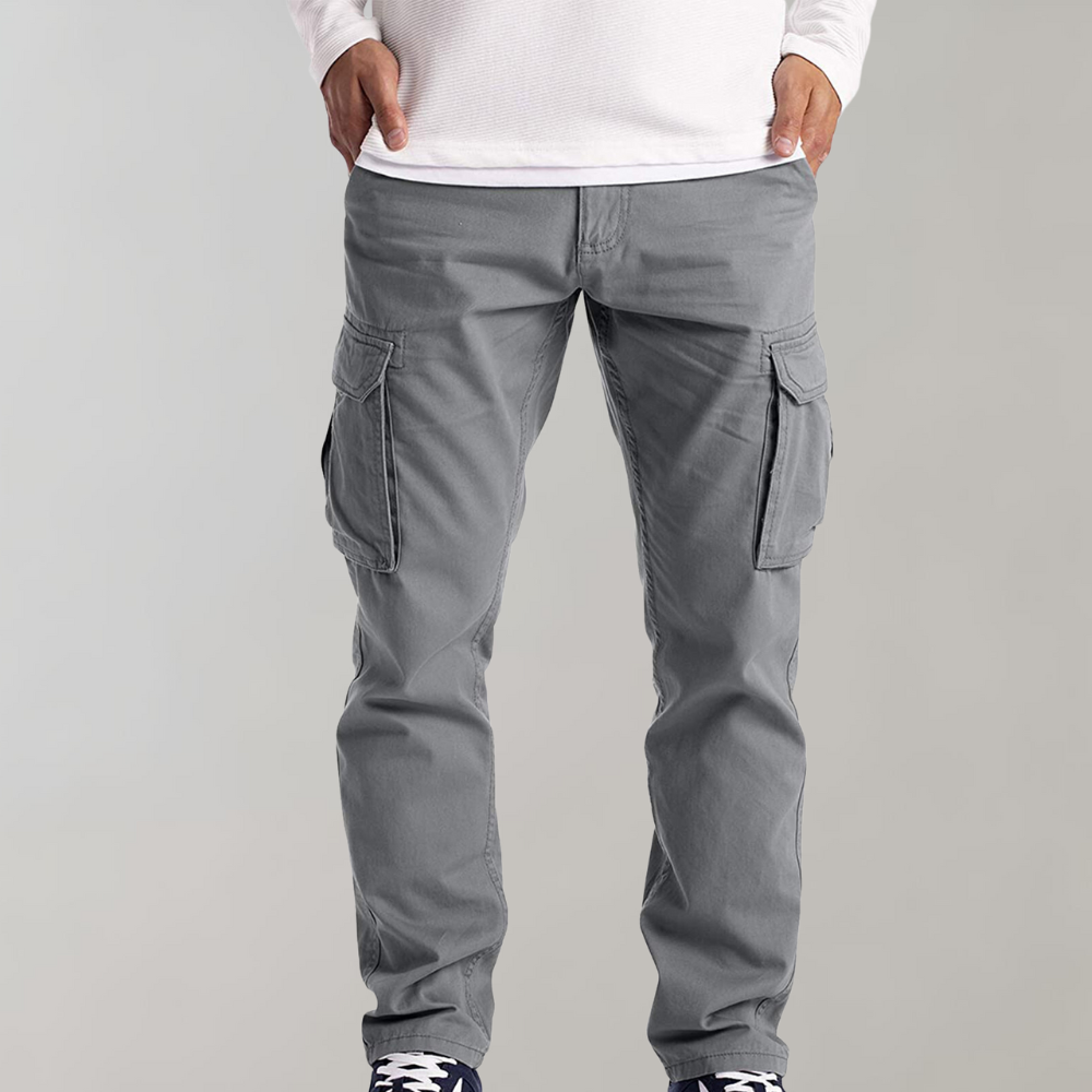 Graue Silvan Herren-Cargohose mit geradem Schnitt, praktischen Beintaschen und robustem Baumwollmix für maximalen Komfort.