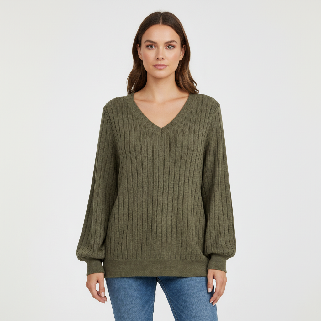 Olivgrünes Sophie Langarm-Shirt mit femininem V-Ausschnitt und strukturierter Ripp-Optik für einen eleganten Look.