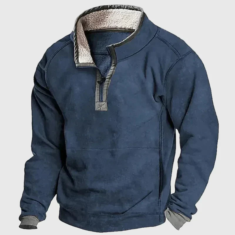 Dunkelblauer Herren-Pullover mit Half-Zip, Stehkragen und weichem Innenfutter im Relaxed Fit Design.