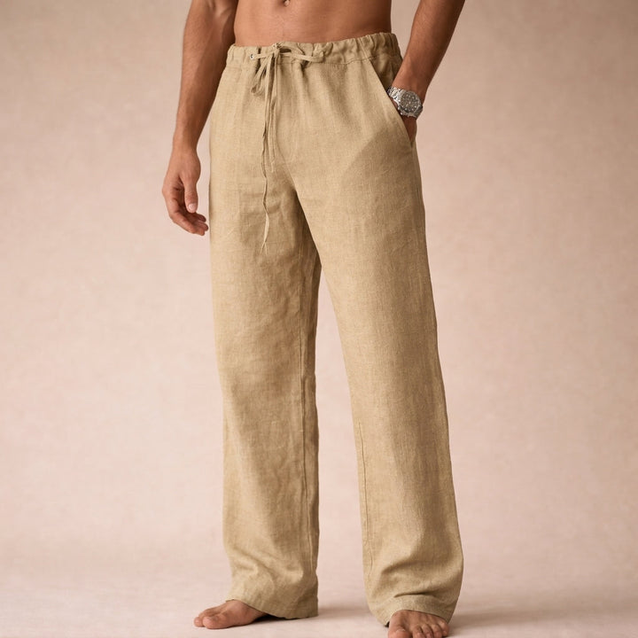 Beige Leinenhose für Herren mit Kordelzug, geradem Bein und Seitentaschen im entspannten Schlupf-Design.