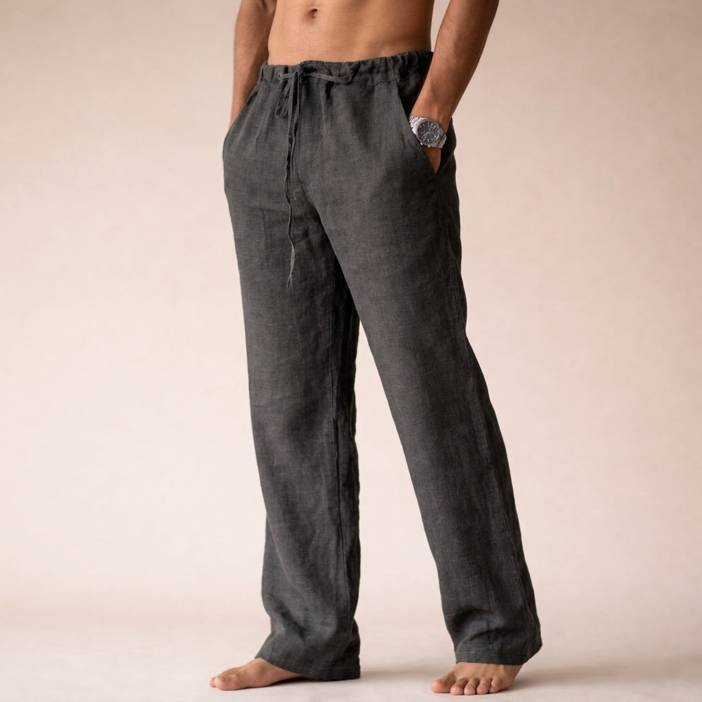 Dunkelgraue Herren-Leinenhose mit geradem Bein, elastischem Kordelzug-Bund und praktischen Seitentaschen.
