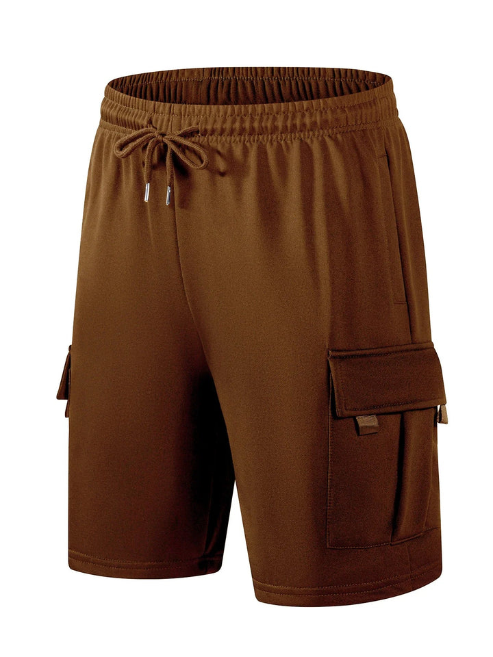 Braune Tobias Herren-Cargoshorts mit elastischem Kordelzugbund und aufgesetzten Seitentaschen.