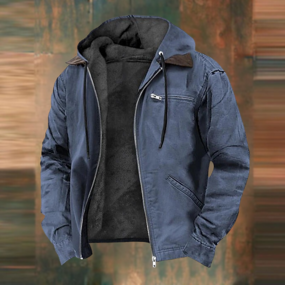 Blaue Herren-Winterjacke mit Kapuze, flauschigem schwarzem Innenfutter, Reißverschluss und praktischen Taschen.
