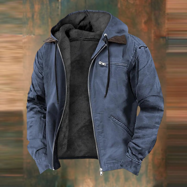 Blaue Herren-Winterjacke mit Kapuze, flauschigem schwarzem Innenfutter, Reißverschluss und praktischen Taschen.