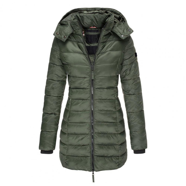 Taillierte, olivgrüne Damen-Steppjacke in langer Passform mit abnehmbarer Kapuze und durchgehendem Reißverschluss.