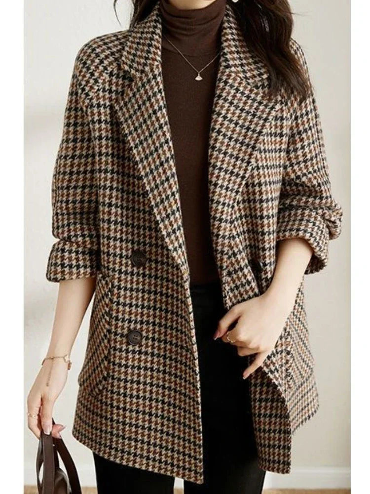 Valerie Damen-Blazer mit braun-schwarzem Hahnentritt-Muster, Reverskragen und lockerer Passform.