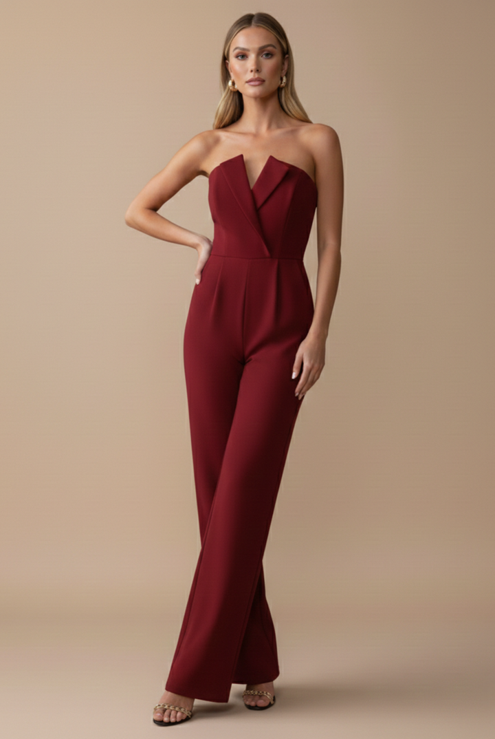 Trägerloser Yara Jumpsuit in Weinrot mit weitem Bein und V-Ausschnitt